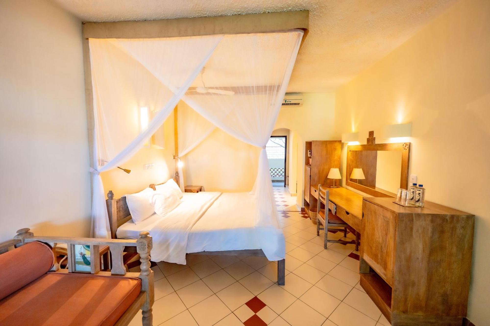 Severin Sea Lodge Mombasa Exterior photo