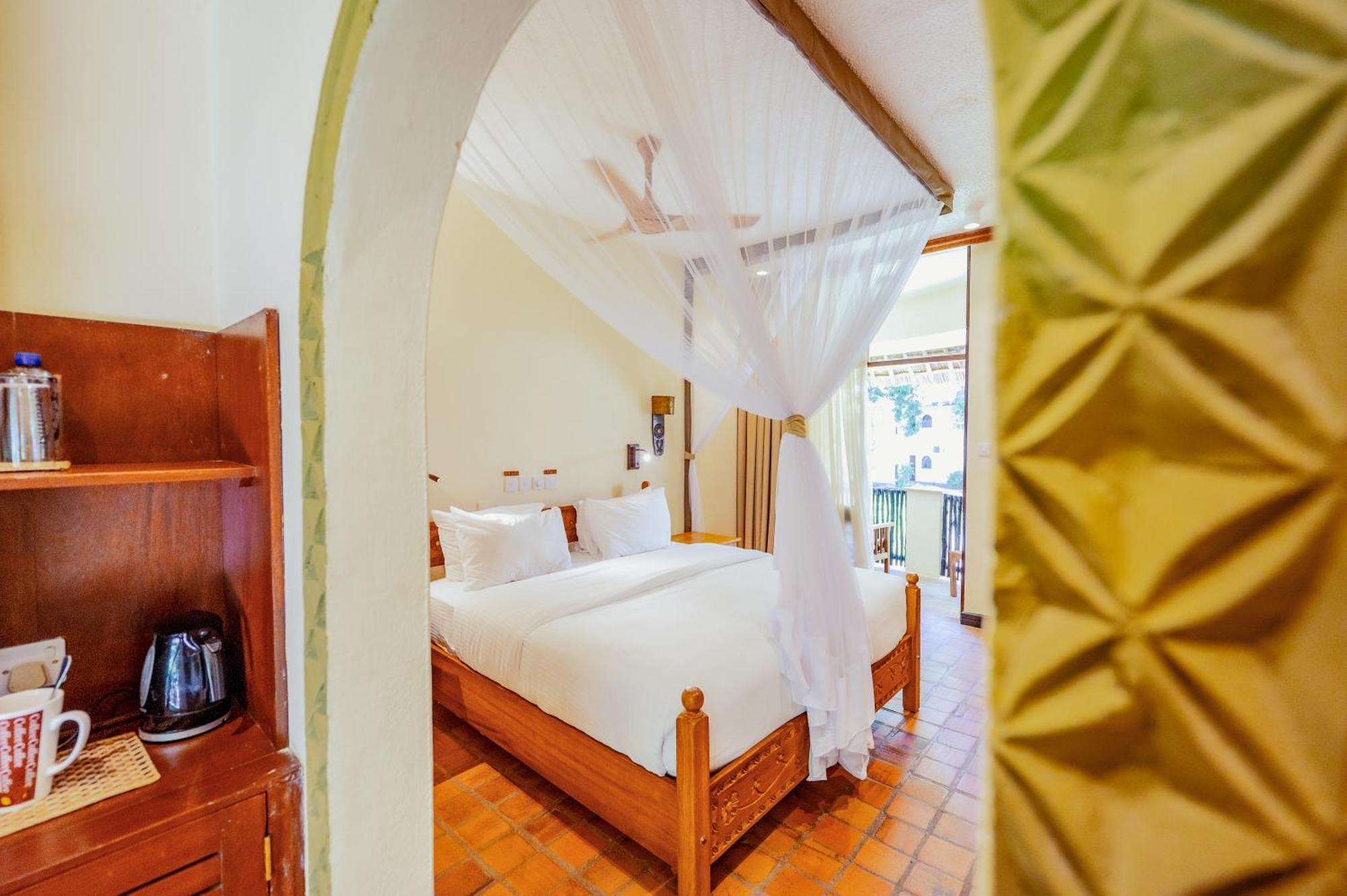 Severin Sea Lodge Mombasa Exterior photo